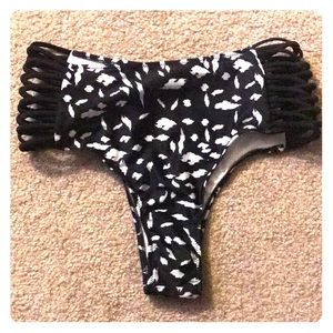 *donated* Women’s high waist bikini bottoms.